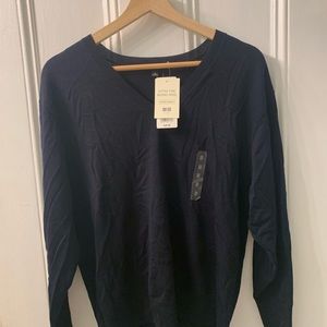 Black v neck merino wool